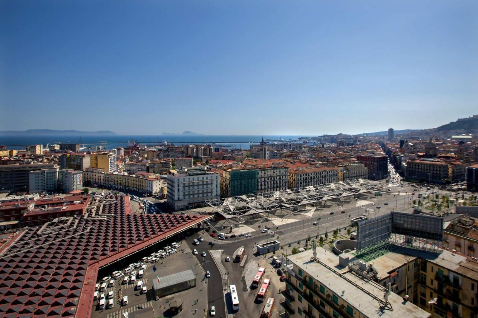 Cosmo * Naples
